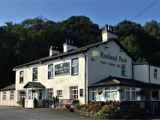 Rusland Pool Hotel Bouth Exteriér fotografie